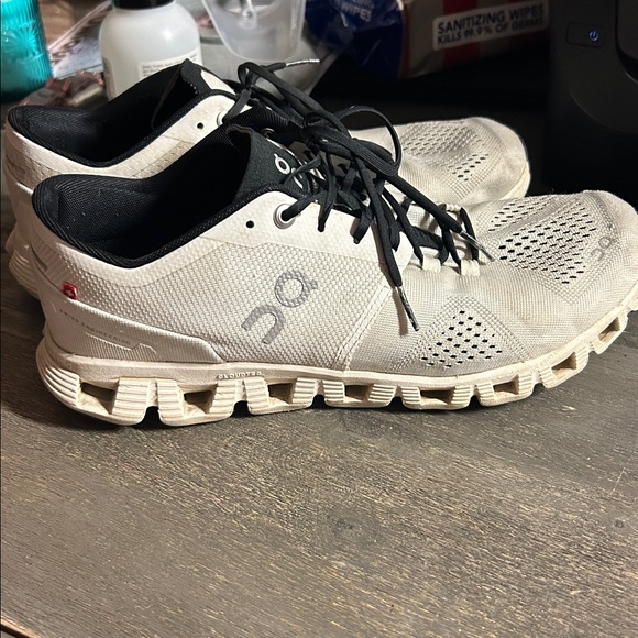 On Running‎ Black and White Sneakers